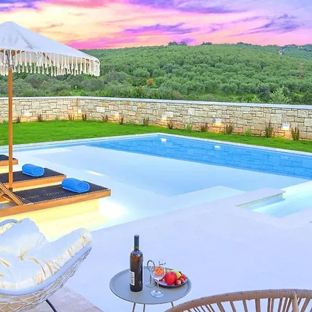 Blue Heated Pool Villa Georgioúpoli